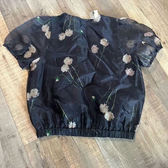 Madewell Silk Organza Puff-Sleeve
Wrap Top in Aster Portrait size xs - Picture 2 of 9